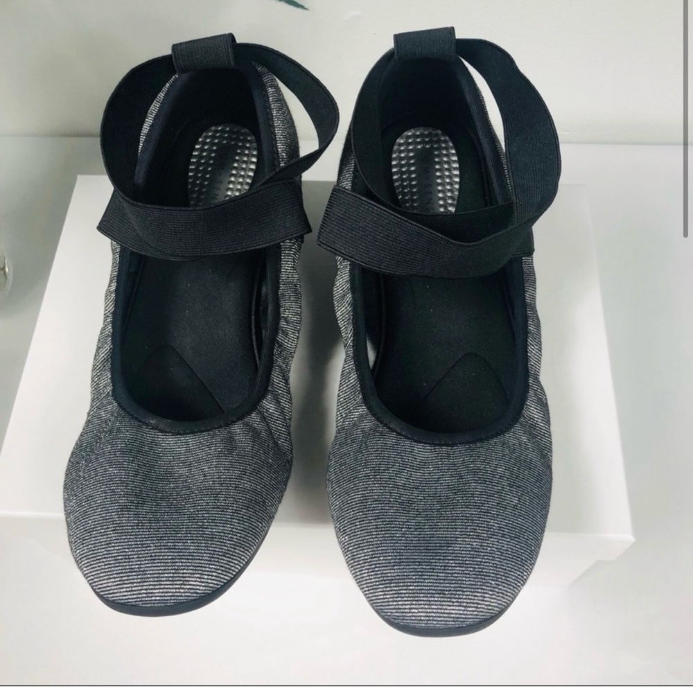 COM + SENS Thiery Silver & Black
Ballet Flats